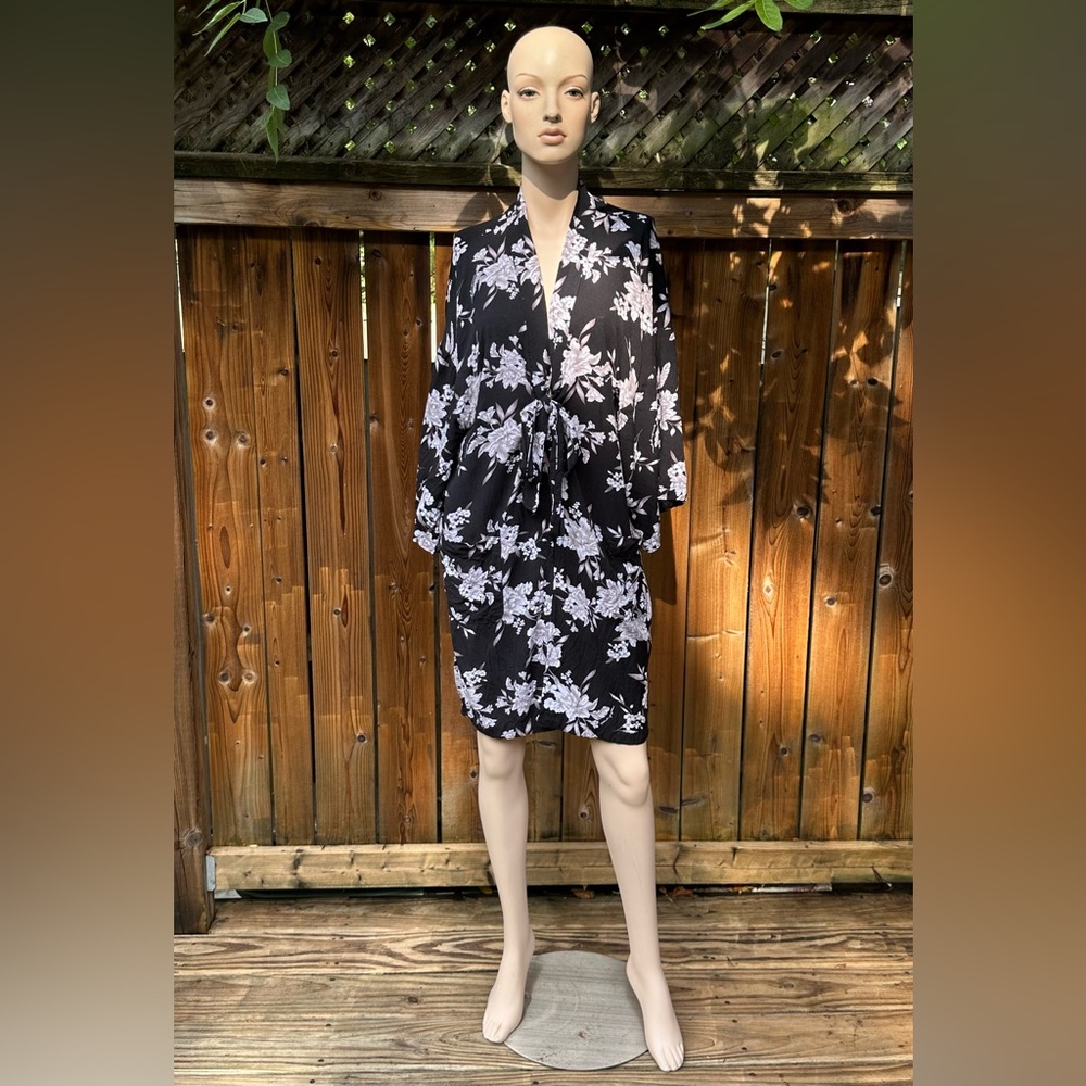 Floral Black and White Kimono Robe